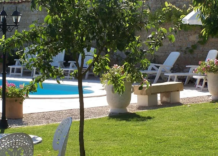 Le Four A Pain Guest house